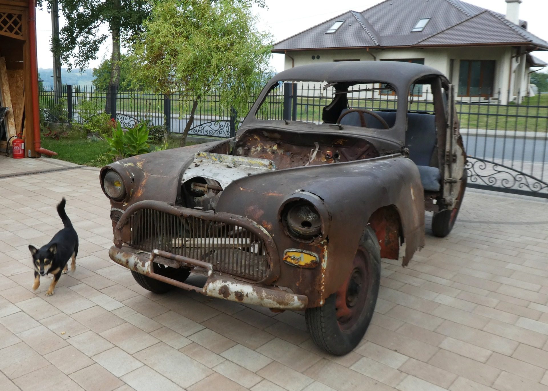 Kolekcjoner motoryzacyjnych wraków dostał Jagę Słodowego, archiwum Mieczysława Płocicy