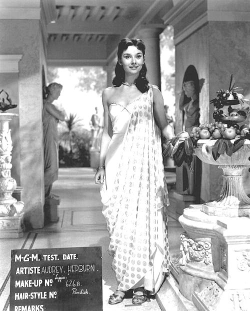 Hepburn w 1950 w trakcie testu kostiumów do filmu Quo Vadis (1951)