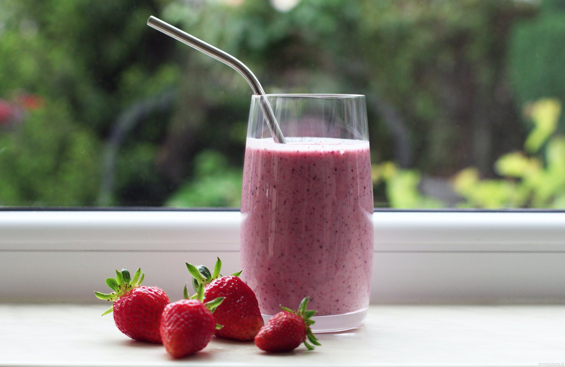 Smoothie truskawkowe, fot. Unsplash