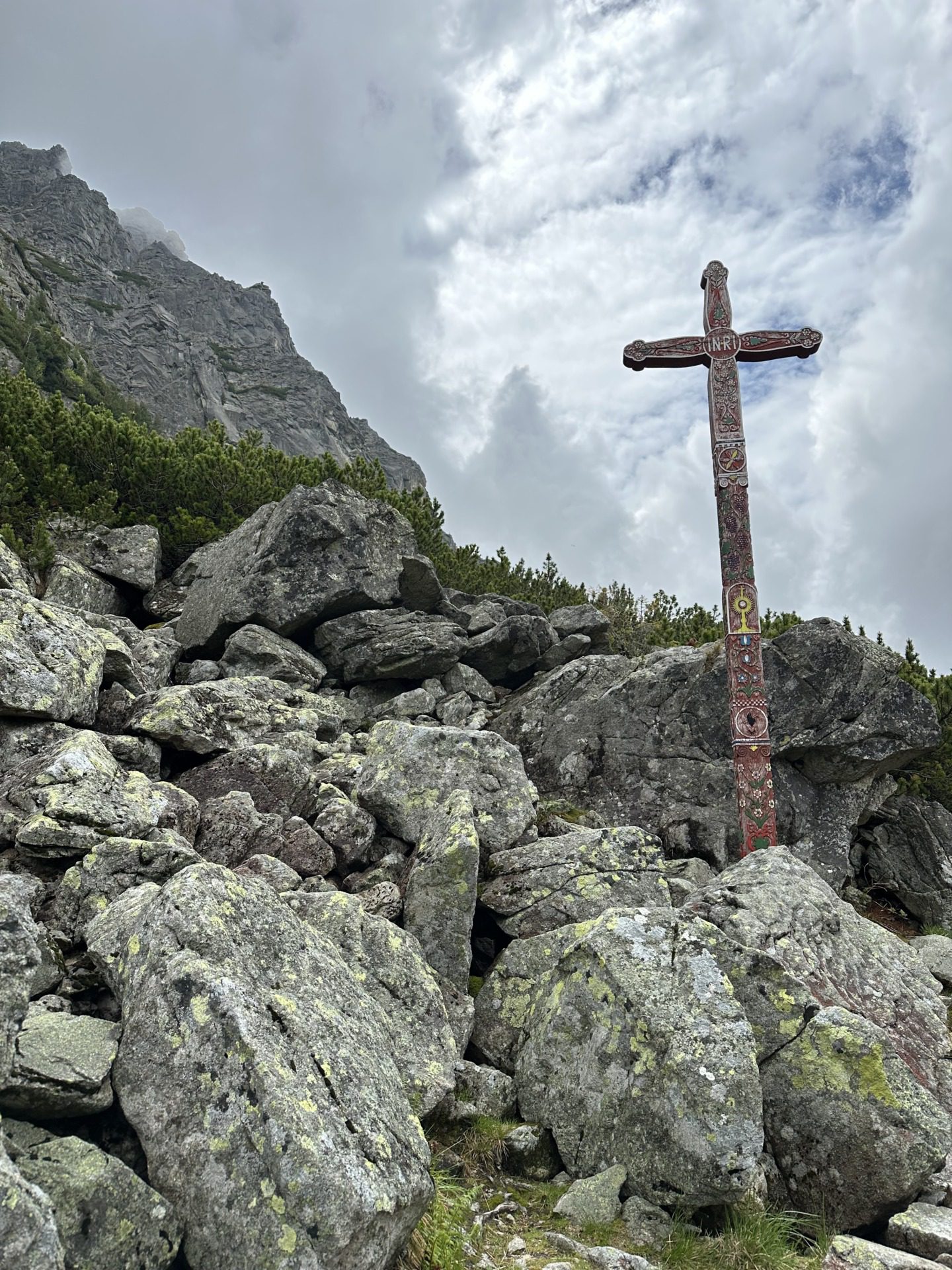 Symboliczny cmentarz w Tatrach Fot Aleksandra Karkowska 2