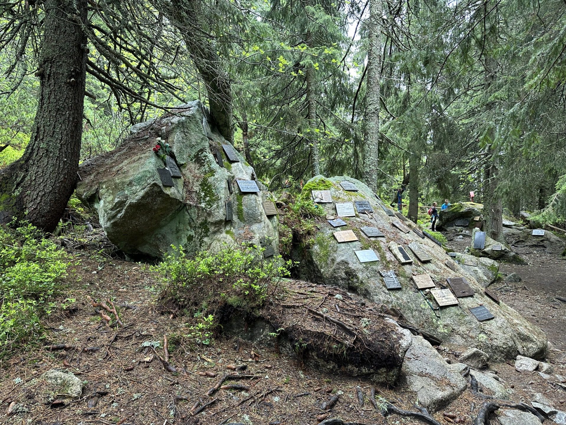 Symboliczny cmentarz w Tatrach Fot Aleksandra Karkowska 5