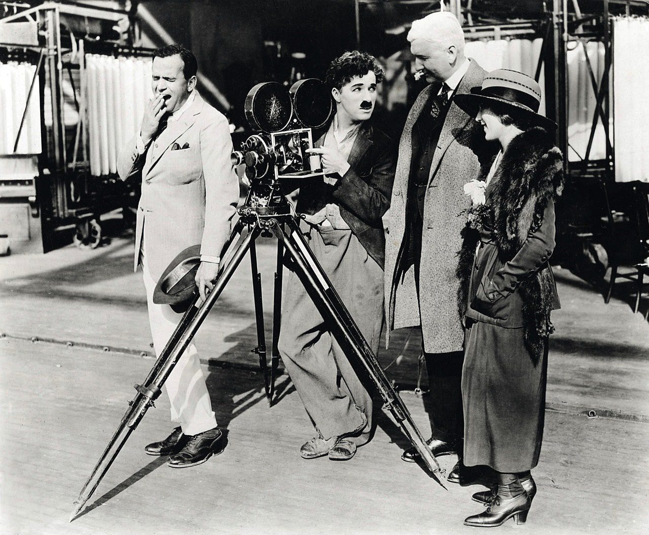 Breve Storia del Cinema: Charlie Chaplin podczas kręcenia filmu, fot. Flickr.com