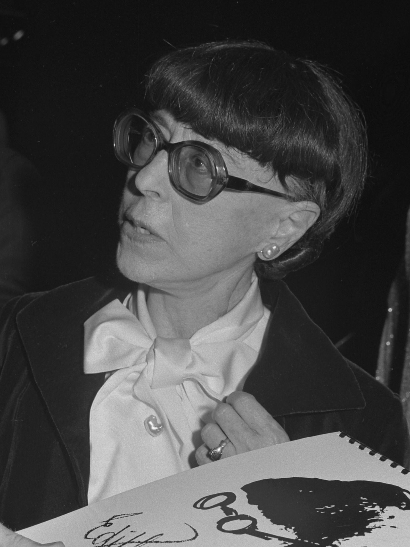 Edith Head ok. 1955, fot. Wikipedia