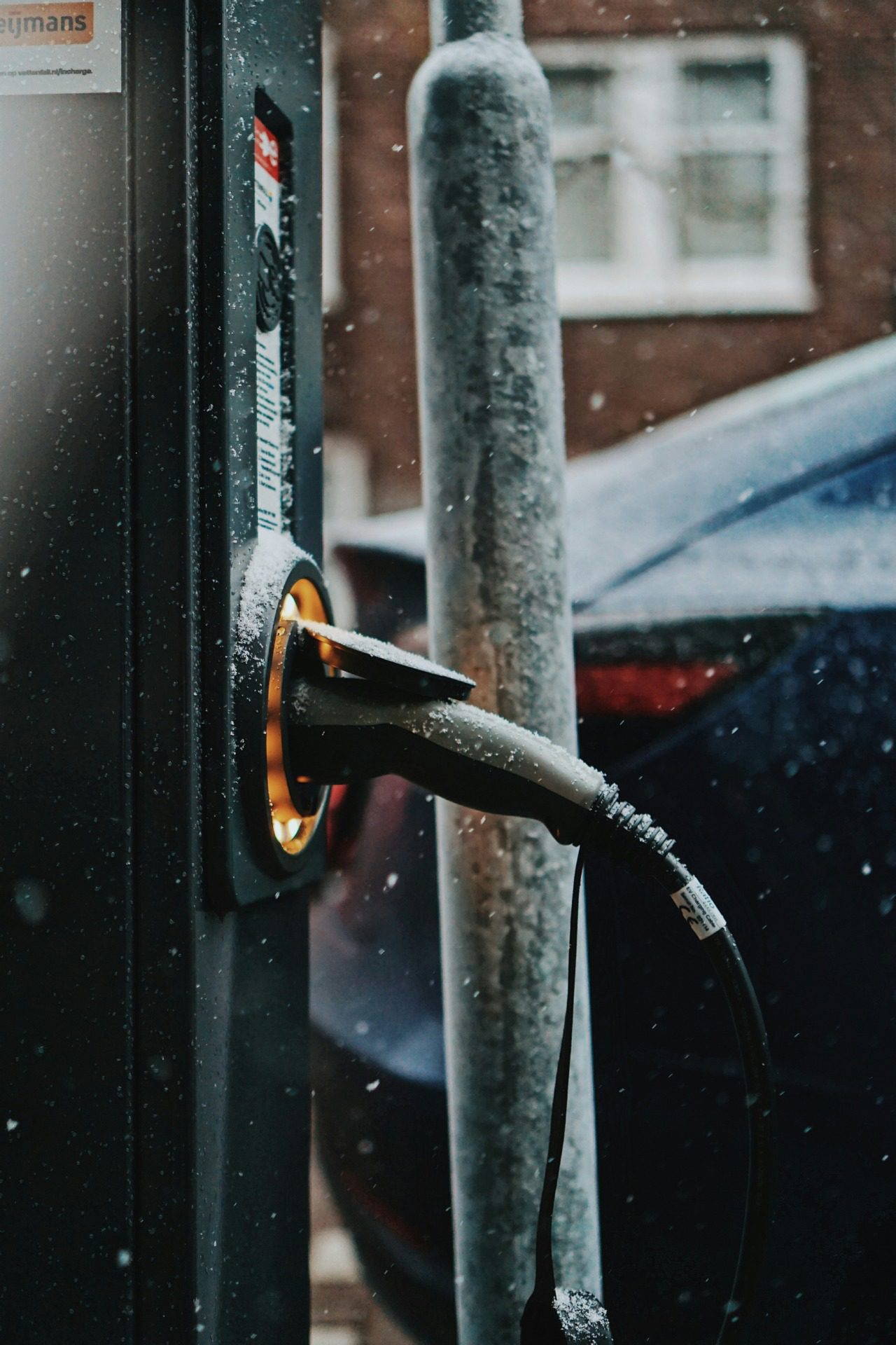 Użytkowanie samochodu elektrycznego w zimę