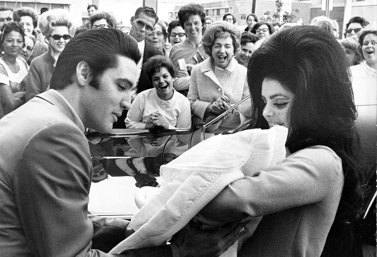 Elvis Presley i Priscilla, 1968, fot. Wikipedia