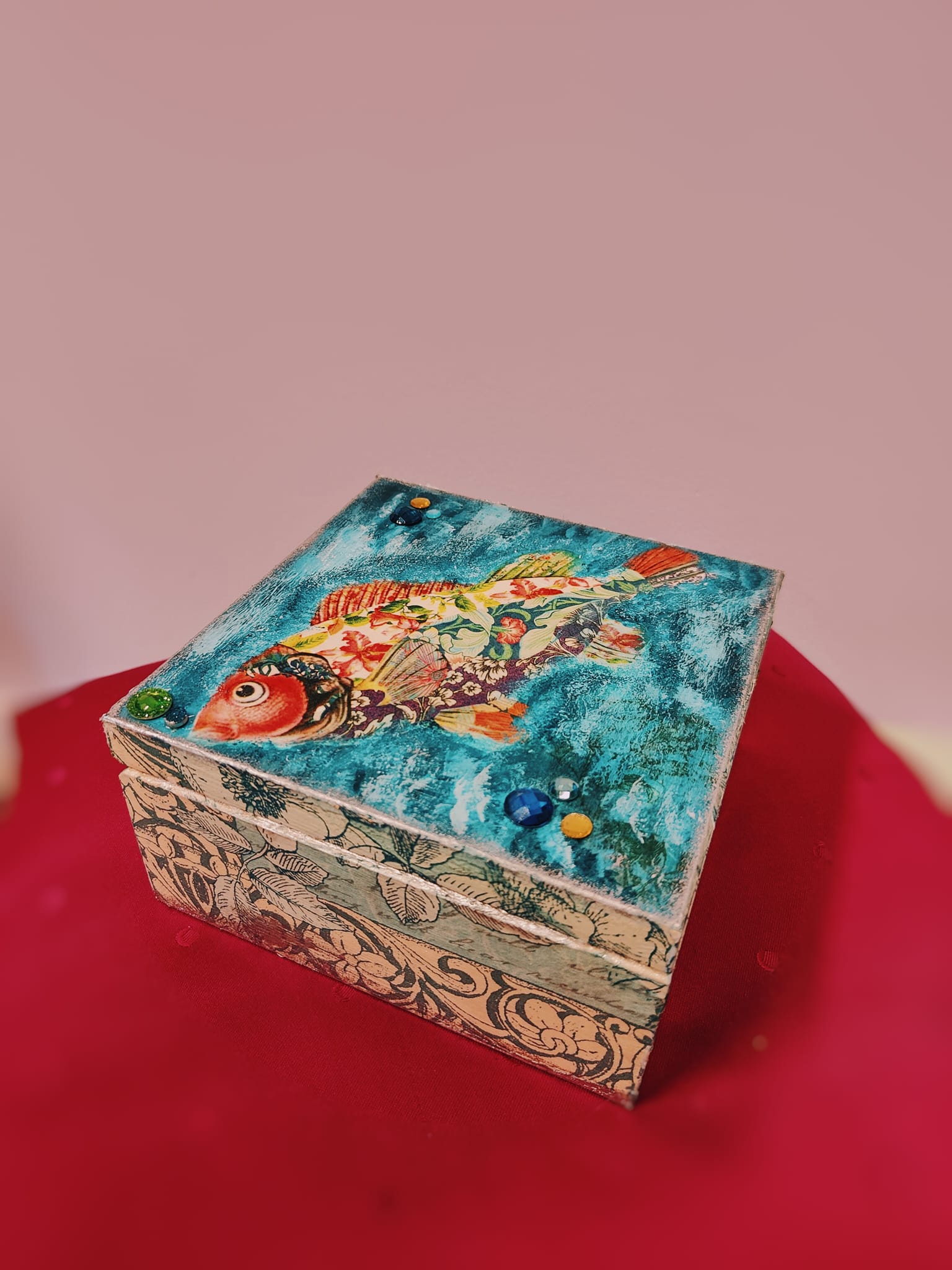 Decoupage – technika zdobnicza krok po kroku, fot. Kinga Kuryło