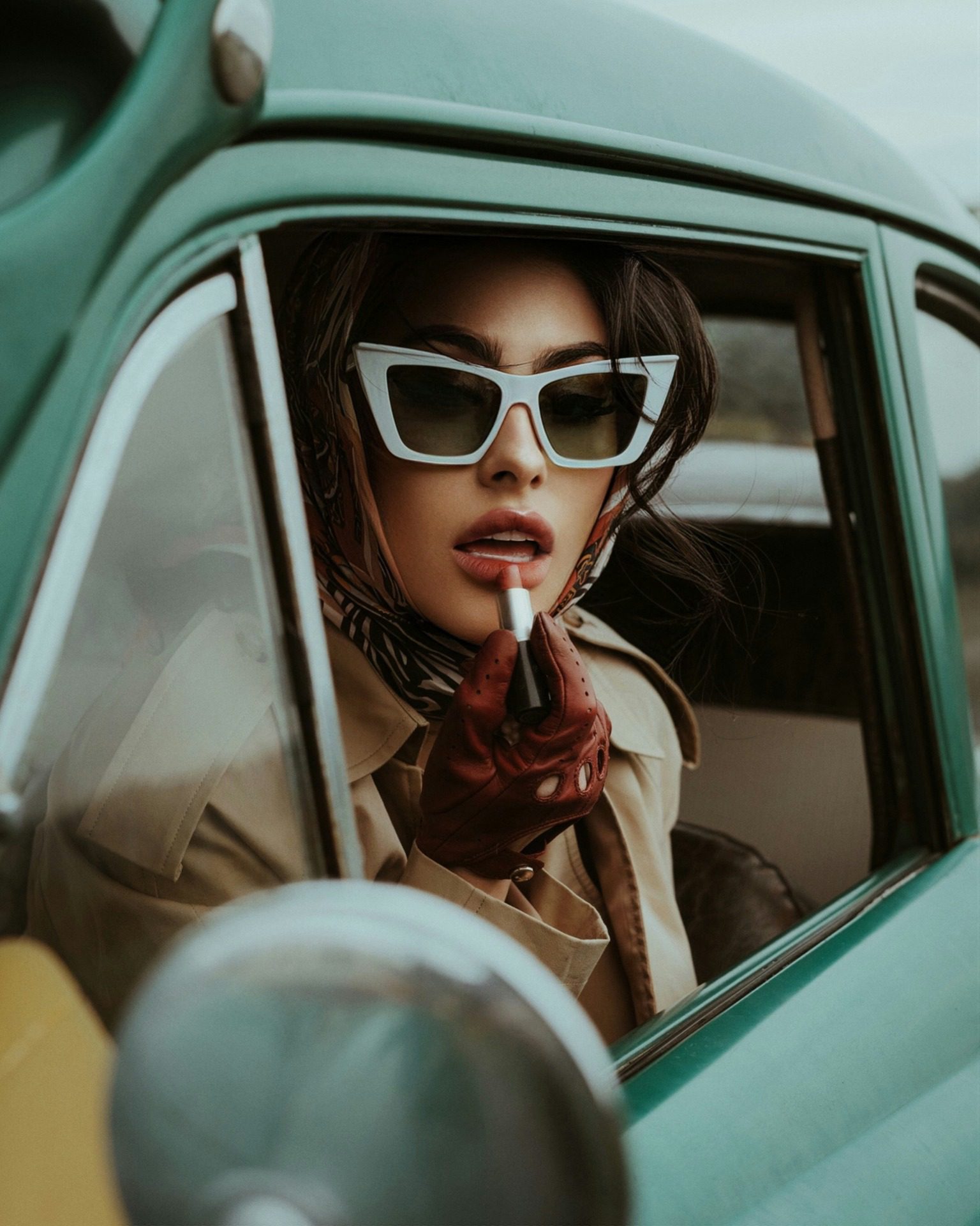 Elegancja powraca. Żegnaj modo na sportowe ubrania uliczne, fot. Unsplash