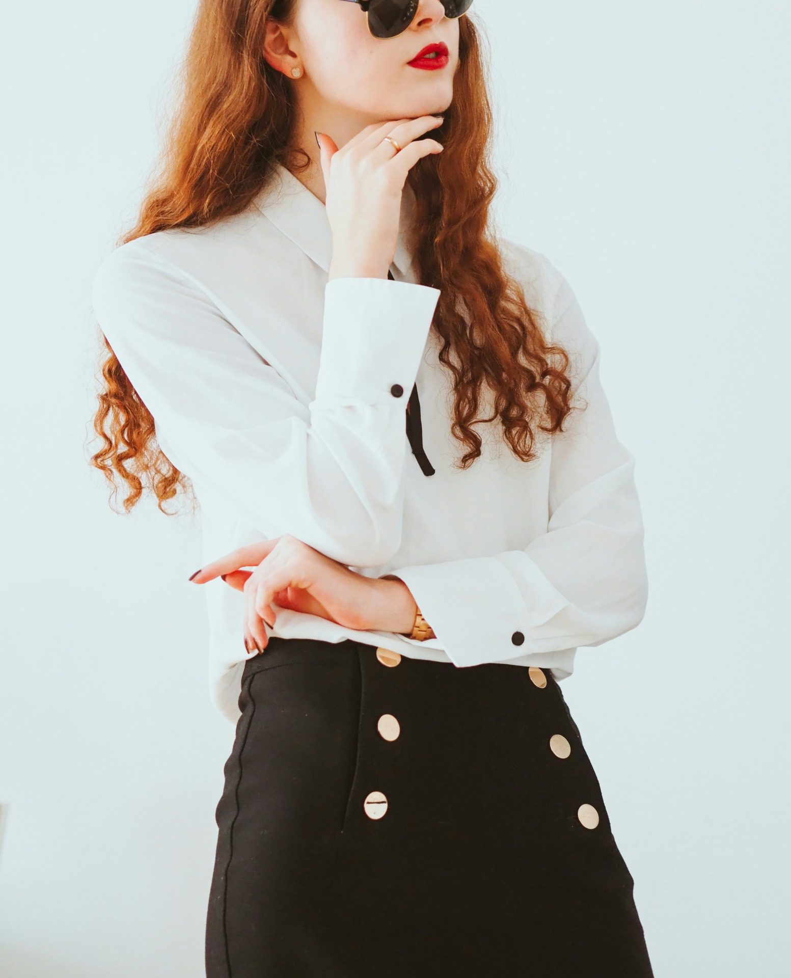 Jak wygląda Office Siren? Grzeczna moda biurowa w zmysłowym wydaniu powraca, fot. Unsplash