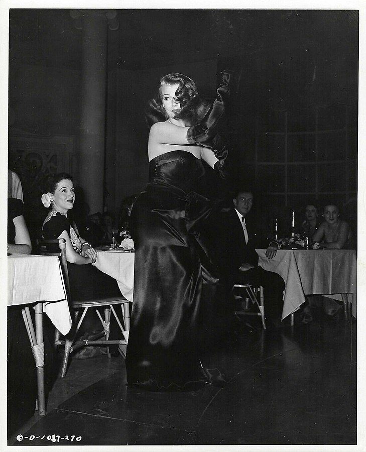 Rita Hayworth as 'Gilda'; fot. Edward Cronenweth, Wikipedia
