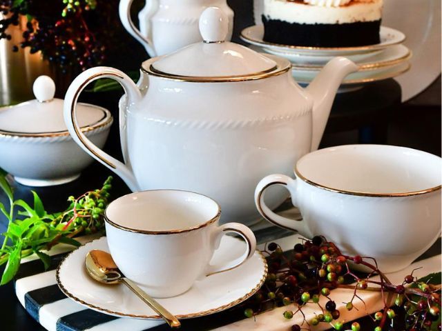 Elegancki serwis kawowy porcelanowy