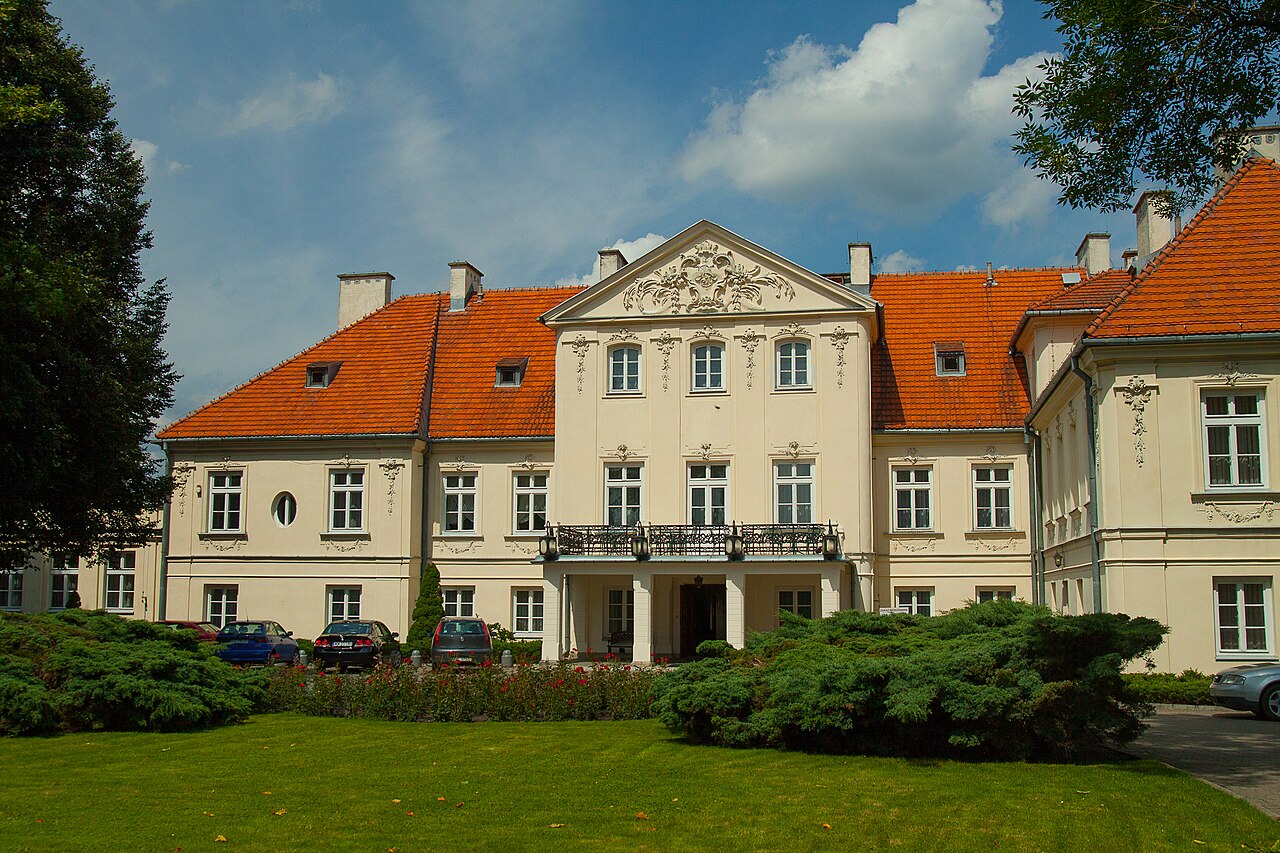 Pałac w Lesznie, fot. Piotr Sajnog, Wikipedia