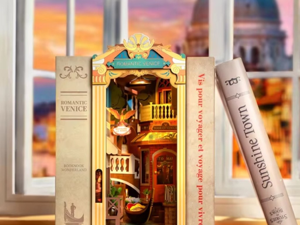 Romantyczna Wenecja (Rolife, 110 elementów) to jeden złatwiejszych book nooków tej marki.