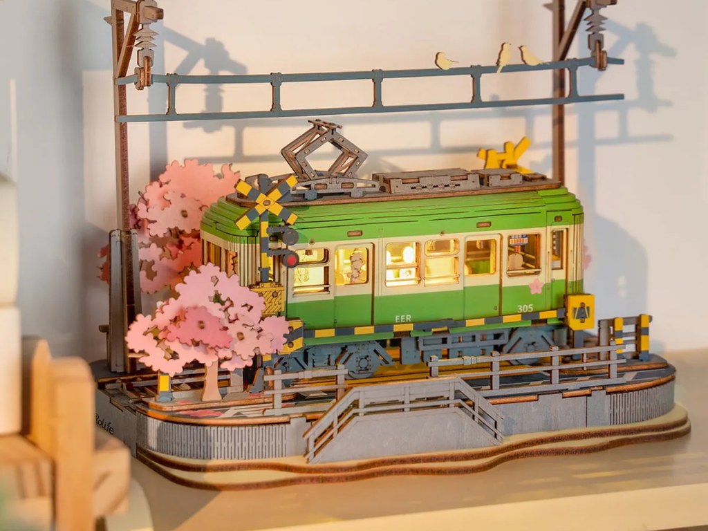 Tramwaj Sakura Journey (Rolife, 223 elementy) składa się w 3–5 godzin.
